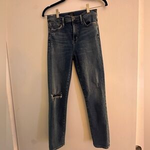 Citizens of Humanity Dark Denim Distressed Straight Legged Skinny Jeans Pants